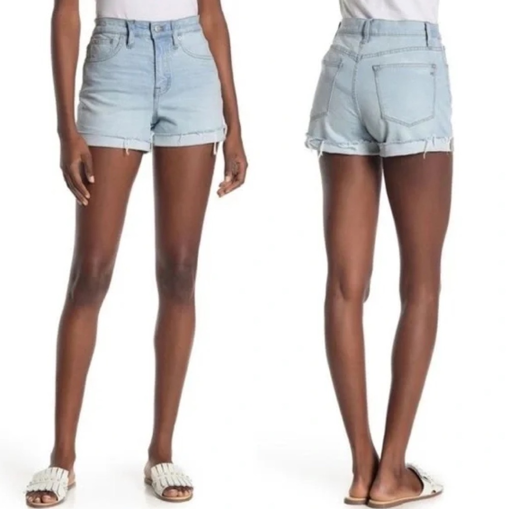 Size 26 Madewell High Waisted Denim Shorts in Prescott Wash style# K8029